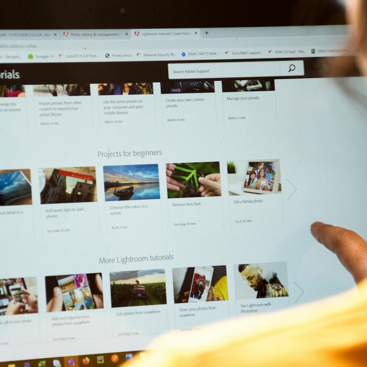 Para remover fundo de imagem online de forma gratuita e rápida, utilize ferramentas como Remove.bg, Fotor, Adobe Express e Ca