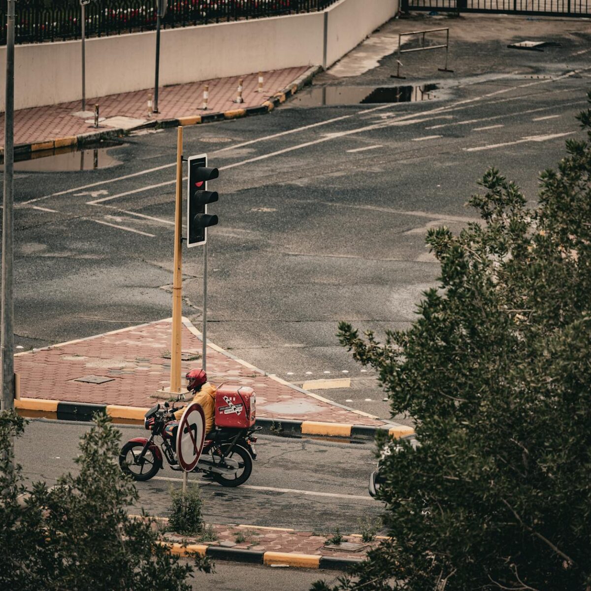 Para Drones de Entrega: Como o iFood e Amazon estão operando voos comerciais no Brasil, ambas as empresas realizam testes e o