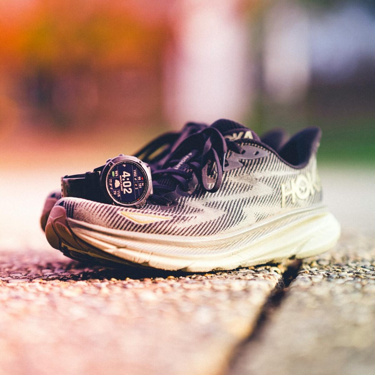 Para os melhores smartwatches para atletas, a escolha entre Garmin, Apple ou Galaxy depende das suas necessidades específicas