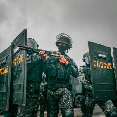 Para ativar o Modo Lockdown no iPhone, você deve considerar fazê-lo apenas se acredita ser alvo de ataques cibernéticos altam