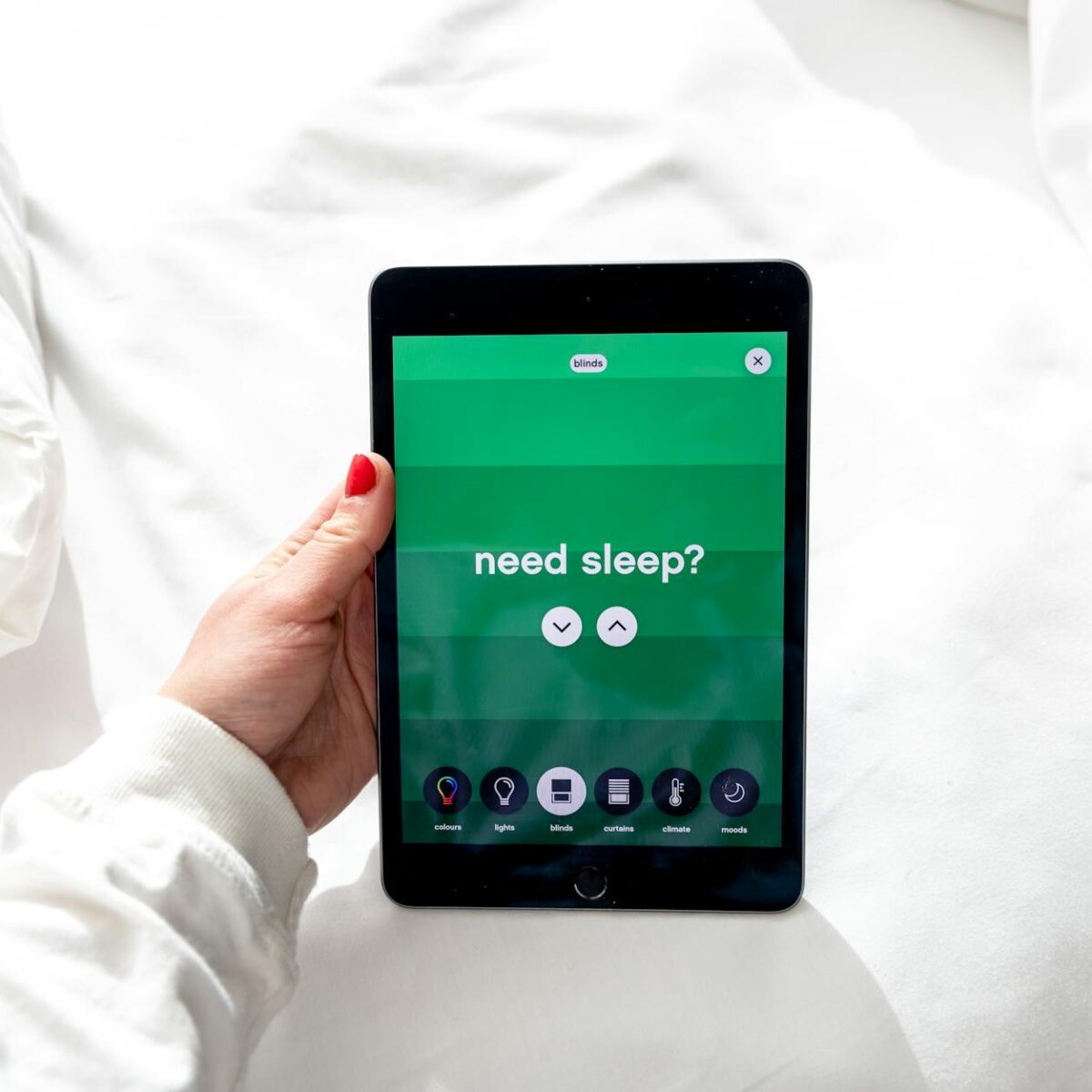 Para monitorar o sono com anéis inteligentes, o Oura Ring é reconhecido por sua precisão e profundidade em métricas como está